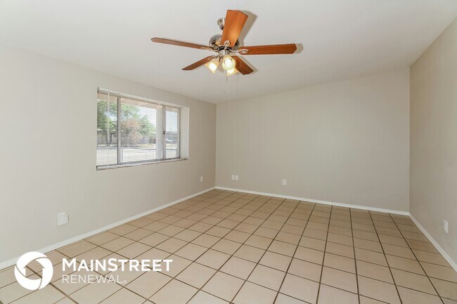 4917 N Sunrise Ave in Tucson, AZ - Foto de edificio - Building Photo