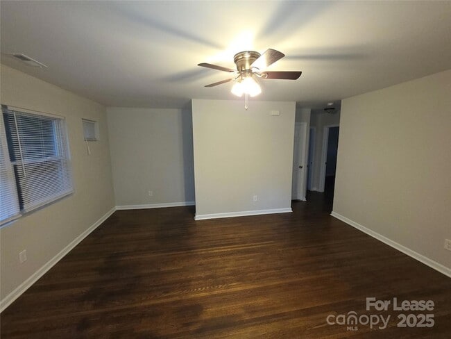 3136 Creighton Dr in Charlotte, NC - Building Photo - Building Photo