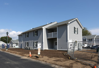 Saye Brooke Village South in Old Saybrook, CT - Building Photo - Building Photo