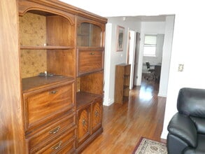 3250 34th St, Unit 3 rd floor in Astoria, NY - Foto de edificio - Building Photo