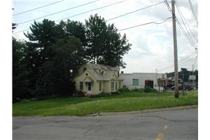 10 Montray Rd in Queensbury, NY - Building Photo - Building Photo