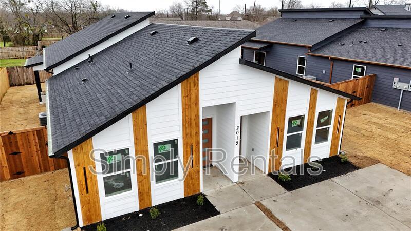 2015 Stuart St in Greenville, TX - Building Photo