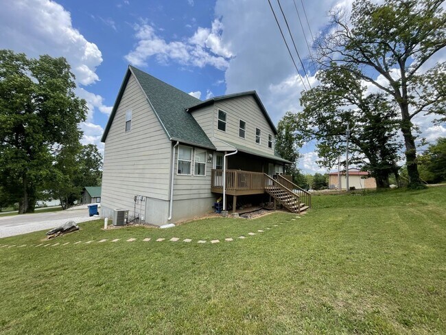 705 S 11th St in Ozark, MO - Building Photo - Building Photo