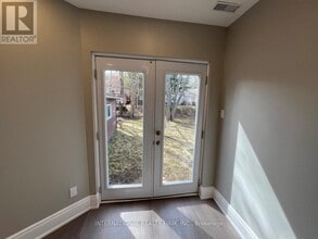 73 Murray Dr in Aurora, ON - Building Photo - Building Photo