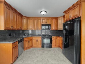 4550 Opal St, Unit B in Capitola, CA - Building Photo - Building Photo