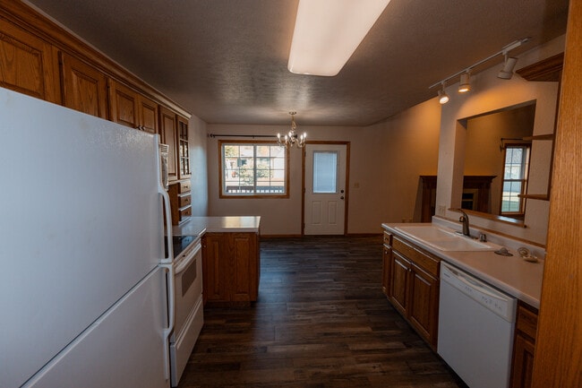 1004 N 10th St, Unit Unit 101 in Norfolk, NE - Building Photo - Building Photo