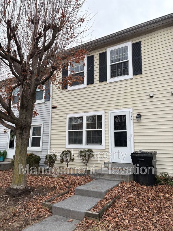 213 Kimberly Way in Winchester, VA - Building Photo - Building Photo