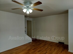 980 Lamberton St in Trenton, NJ - Building Photo - Building Photo