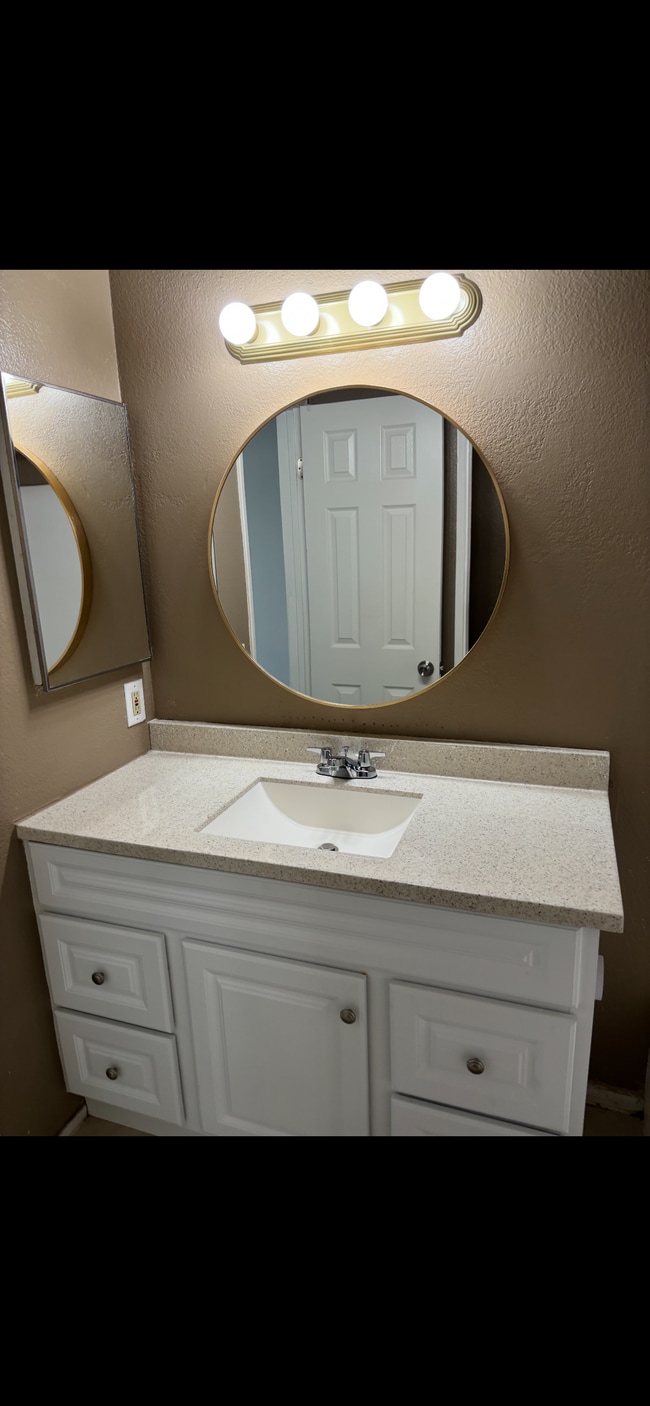 28631 Calle del Lago, Unit B