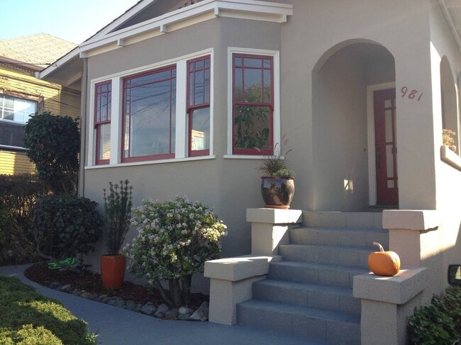 property at 981 Aileen St