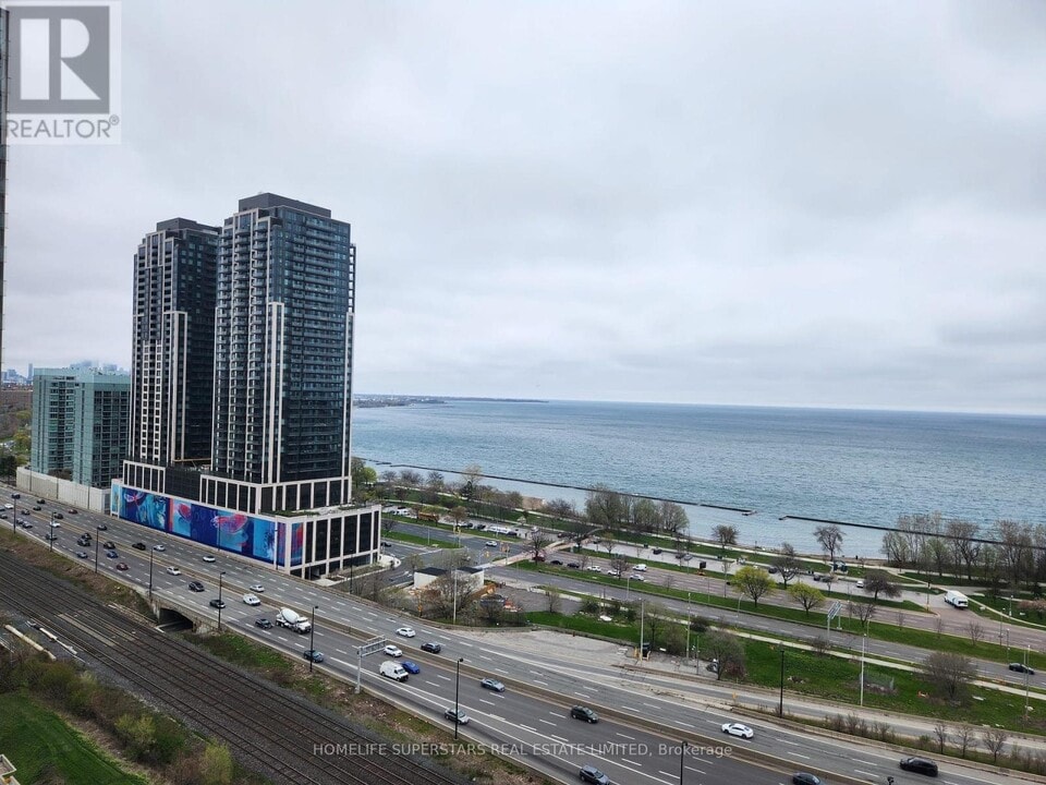 105-1105 The Queensway in Toronto, ON - Building Photo