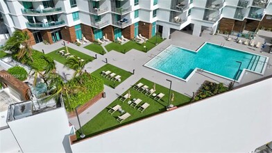 350 S Miami Ave, Unit 1606 in Miami, FL - Building Photo - Building Photo