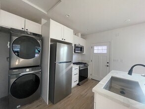 1622 W 125th St in Los Angeles, CA - Building Photo - Building Photo