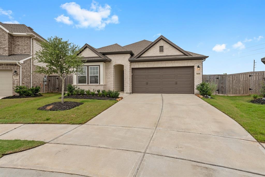 30839 Boxwood Dr in Brookshire, TX - Building Photo