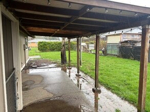 2 Burdick Pl in Longview, WA - Foto de edificio - Building Photo