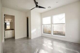 1708 Perez St in Austin, TX - Foto de edificio - Building Photo