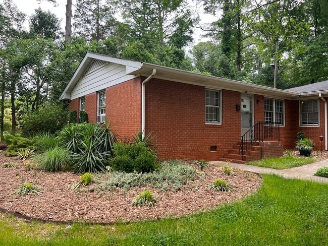 property at 808 Chamberlain St
