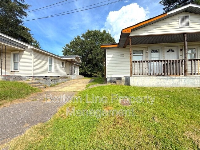 property at 912 N Morris St