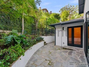 4174 Vanetta Dr in Los Angeles, CA - Building Photo - Building Photo