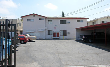 Crown Canby in Reseda, CA - Building Photo - Building Photo