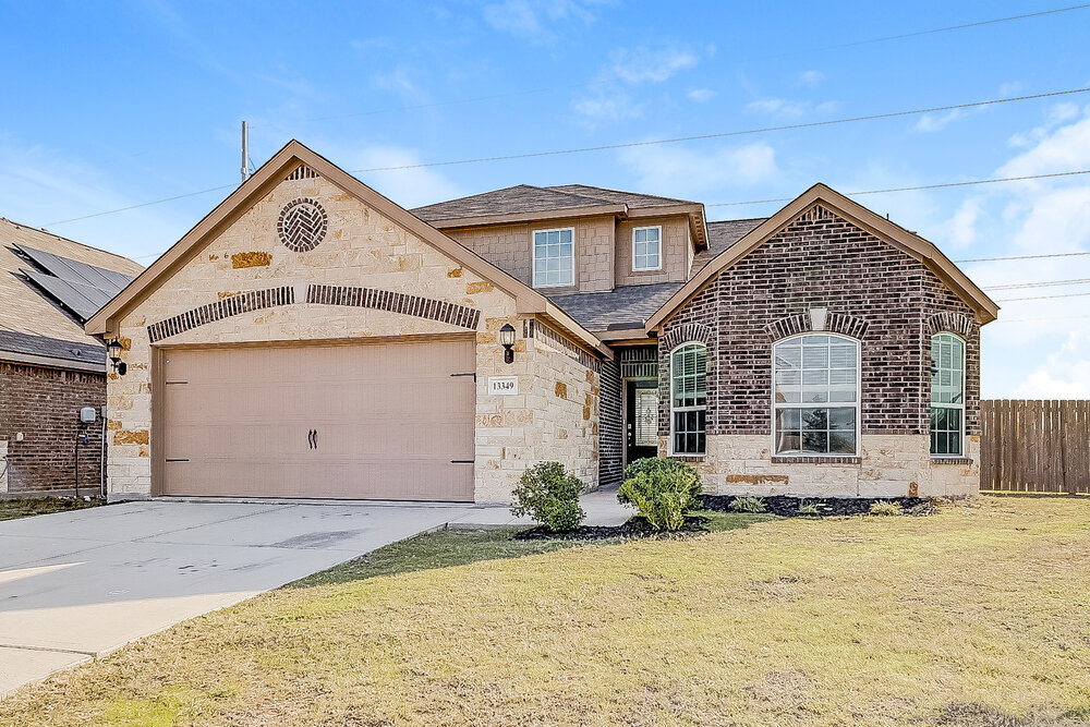 13349 Tower Ln in Crowley, TX - Building Photo