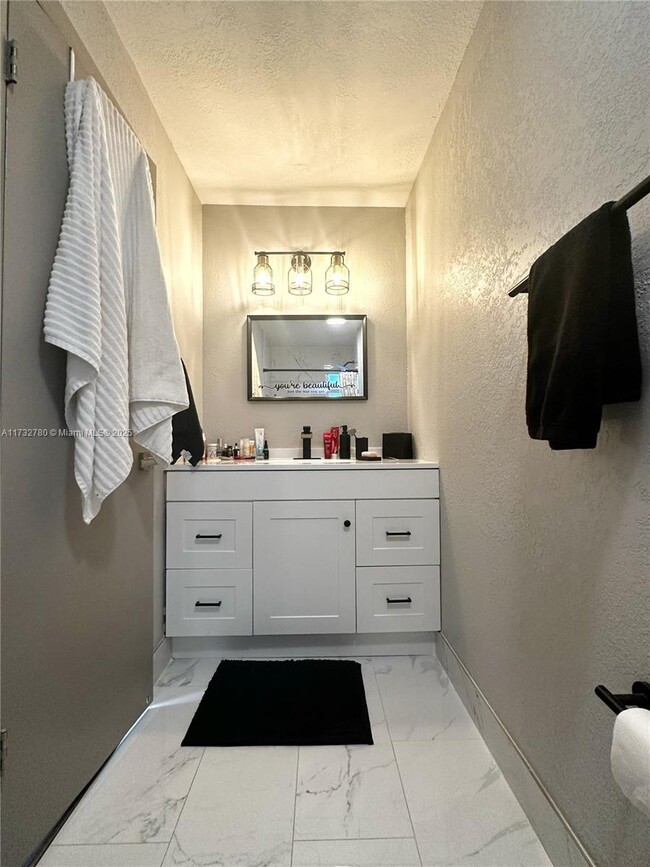6390 Park St in Hollywood, FL - Building Photo - Building Photo