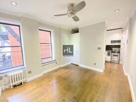 BEAUTIFUL 1 BED WITH WASHER/DRYER IN PRIME in New York, NY - Building Photo