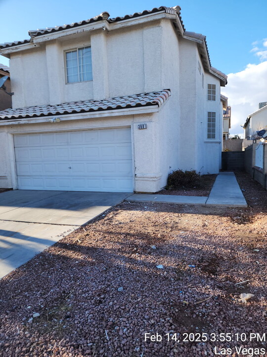 3681 Steinbeck Dr in Las Vegas, NV - Building Photo