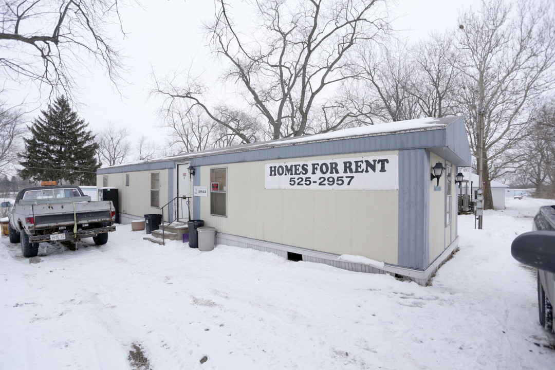 Southwind Mobile Estates in Kewanee, IL - Building Photo