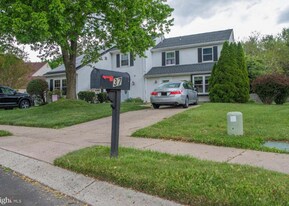 37 Hewitt Ln in Sicklerville, NJ - Building Photo