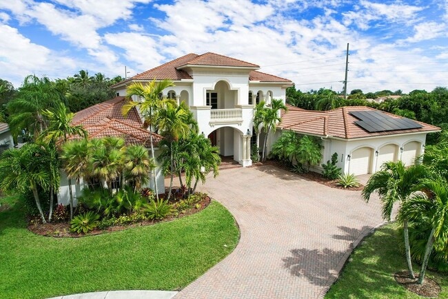 9525 Captiva Cir