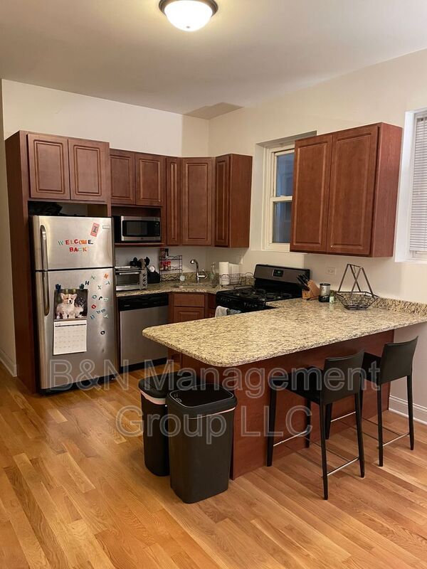 2337 N Janssen Ave in Chicago, IL - Building Photo - Building Photo