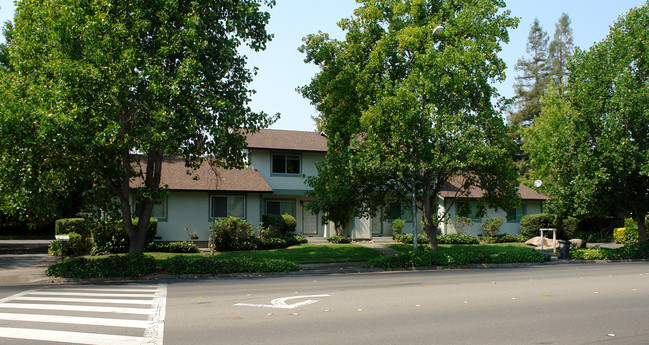 1125-1155 Mission Blvd in Santa Rosa, CA - Building Photo - Building Photo