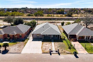 14 W 26th St in Palmview, TX - Building Photo