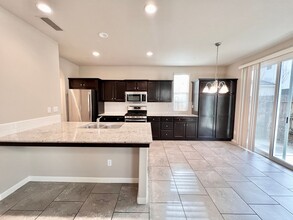 1522 Enlightened Way in Clovis, CA - Building Photo - Building Photo