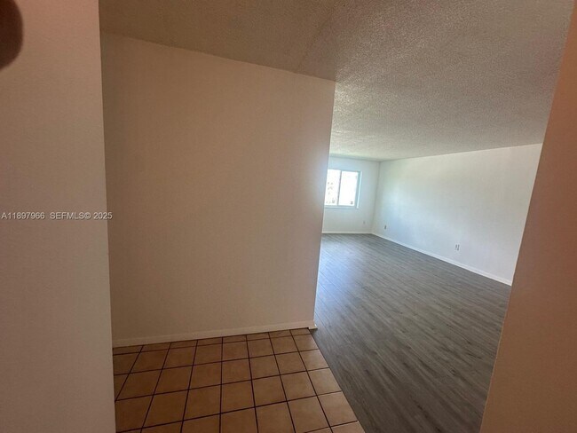 14820 Naranja Lakes Blvd in Homestead, FL - Building Photo - Building Photo