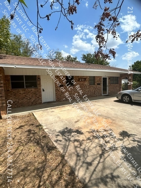 211 W Dean Ave in Killeen, TX - Building Photo