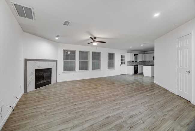 property at 3107 Rendezvous Ct