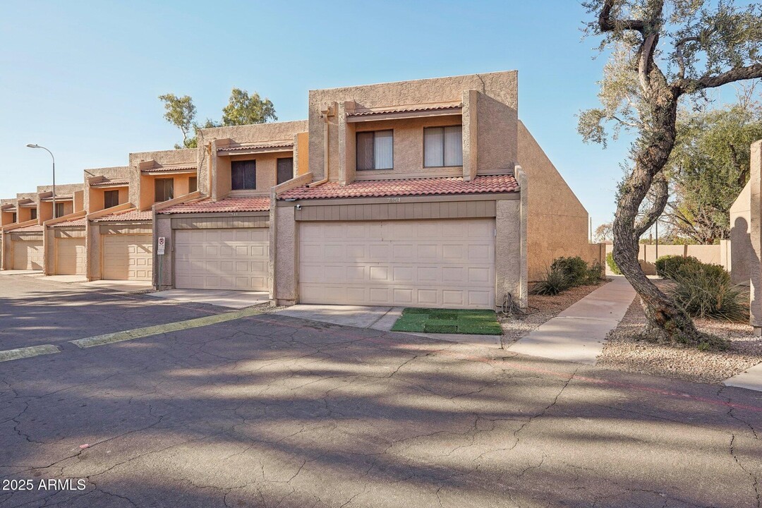 7348 N 44th Dr in Glendale, AZ - Building Photo