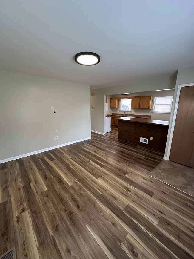 32105 Knapp Ave in Warren, MI - Building Photo - Building Photo