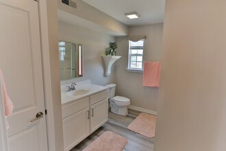 River Pointe in Gloucester City, NJ - Building Photo - Building Photo