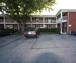 700 Indian Rd N in Sarnia, ON - Building Photo