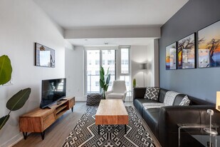 90 Champagne Ave S in Ottawa, ON - Building Photo