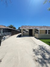 2425 Tahoe Cir in Hemet, CA - Building Photo - Building Photo