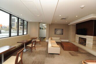 222 Riverfront Ave SW in Calgary, AB - Building Photo - Building Photo