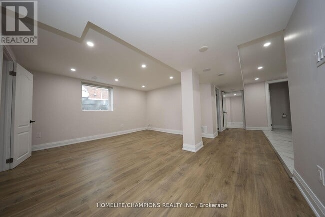 24 Tansley Ave in Toronto, ON - Building Photo - Building Photo