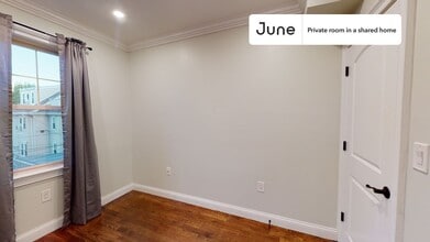 Private bedroom in 5 bed/1.5 bath Home in Boston, MA - Building Photo - Building Photo