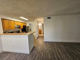 12118 St.Andrews Pl in Miramar, FL - Building Photo