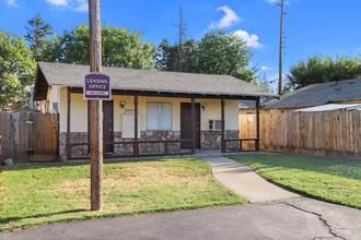 Lincoln Family Apartments in Modesto, CA - Building Photo - Building Photo