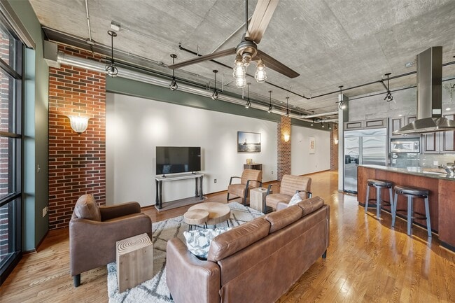 property at 505 Bastrop St